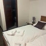 בית אירוח Nh *